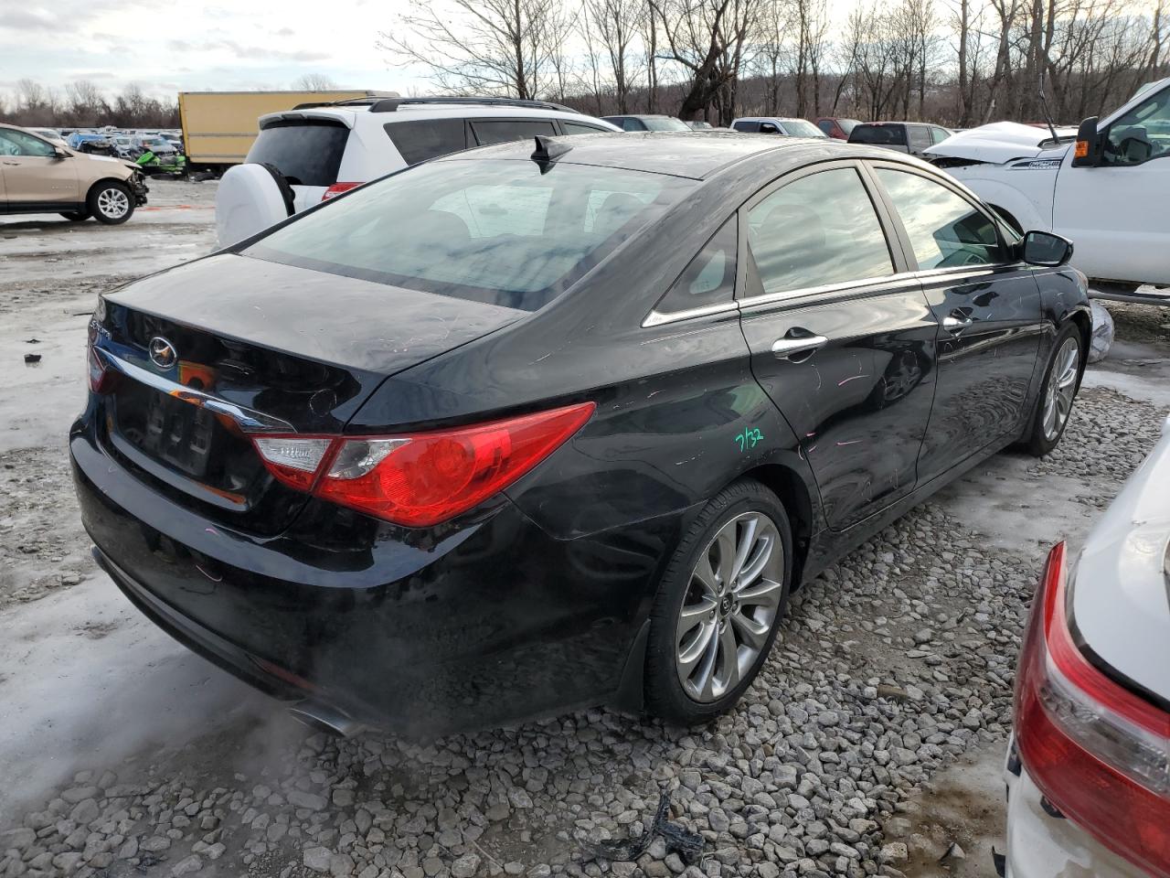 2013 Hyundai Sonata - Image 3
