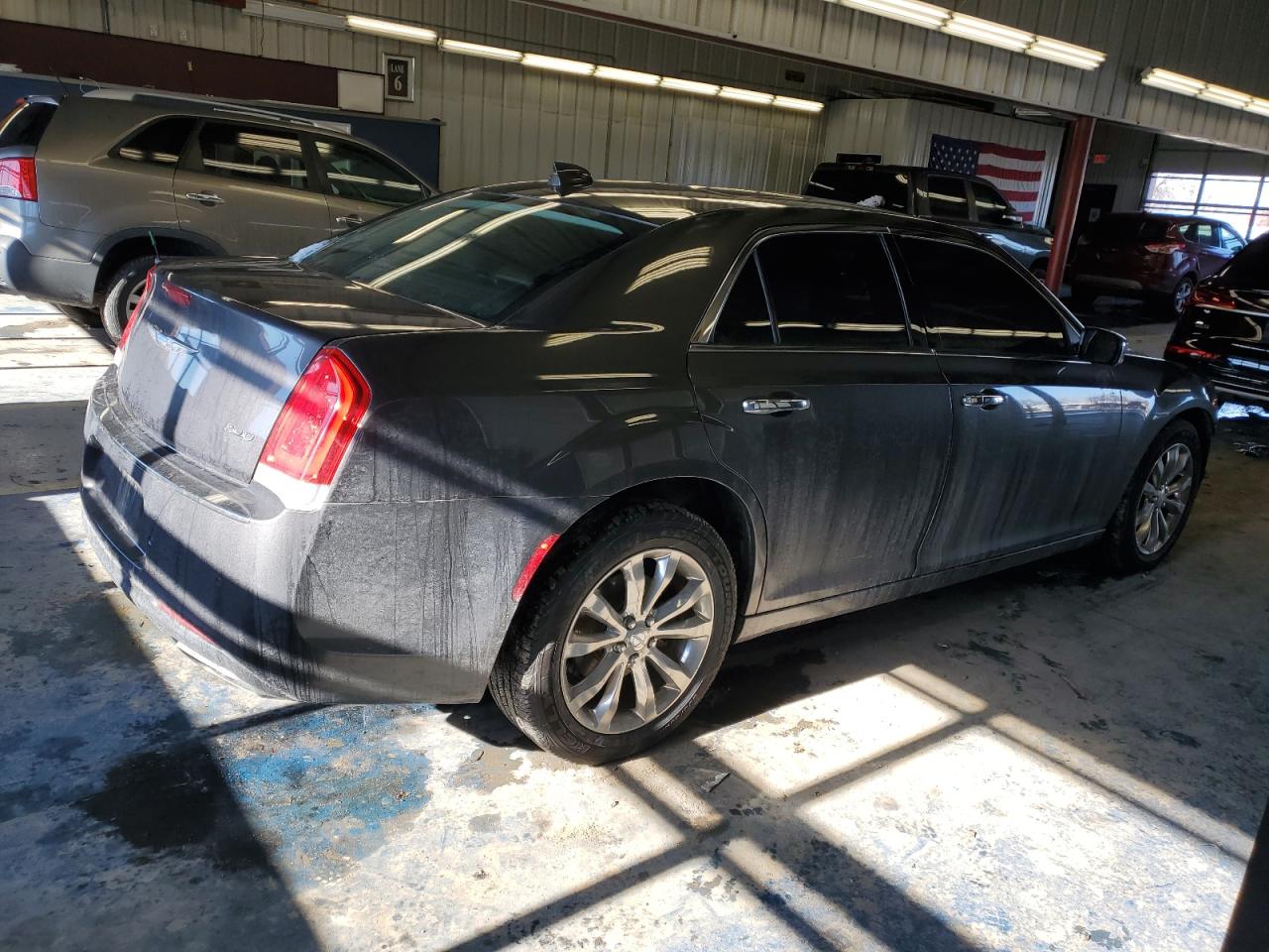 2018 Chrysler 300 - Image 3