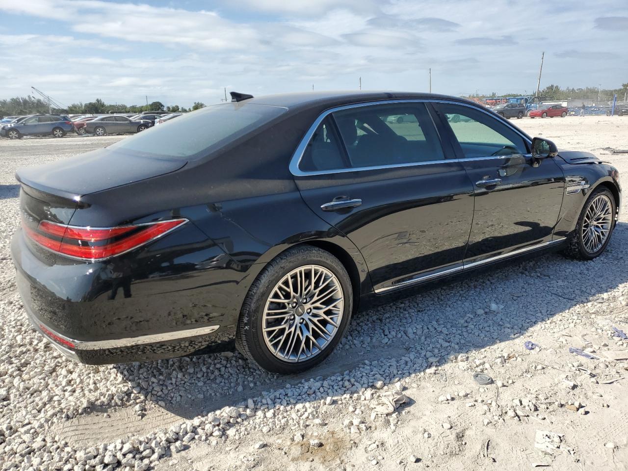 2021 Genesis G90 - Image 3