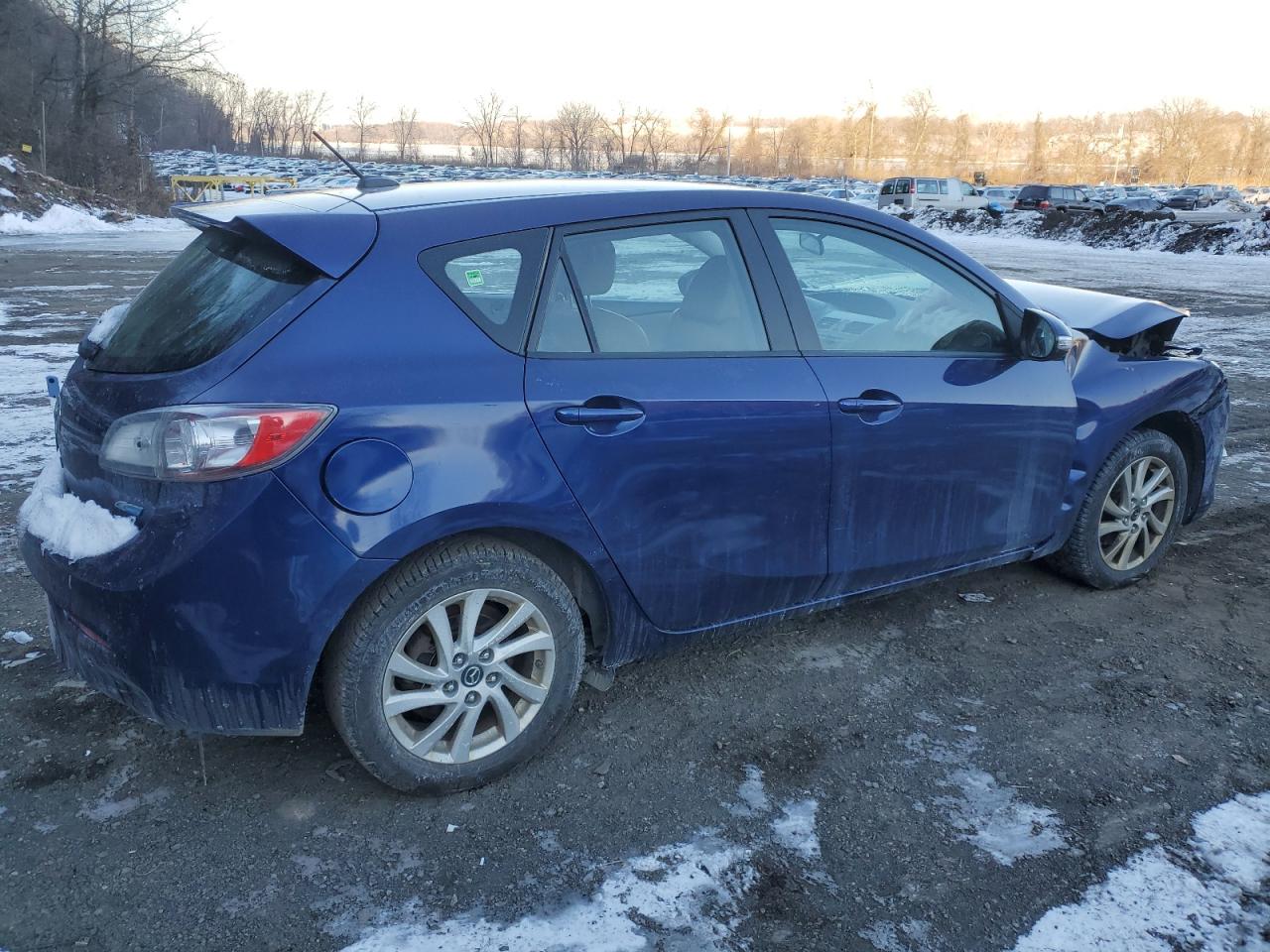 2013 Mazda 3 - Image 3