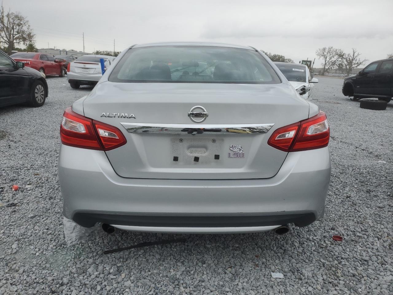 2017 Nissan Altima - Image 6
