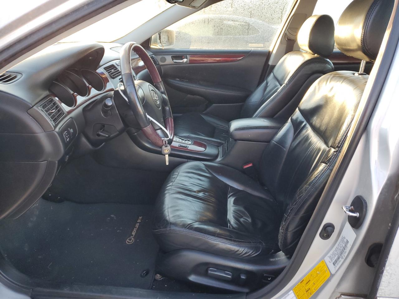 2002 Lexus ES - Image 7
