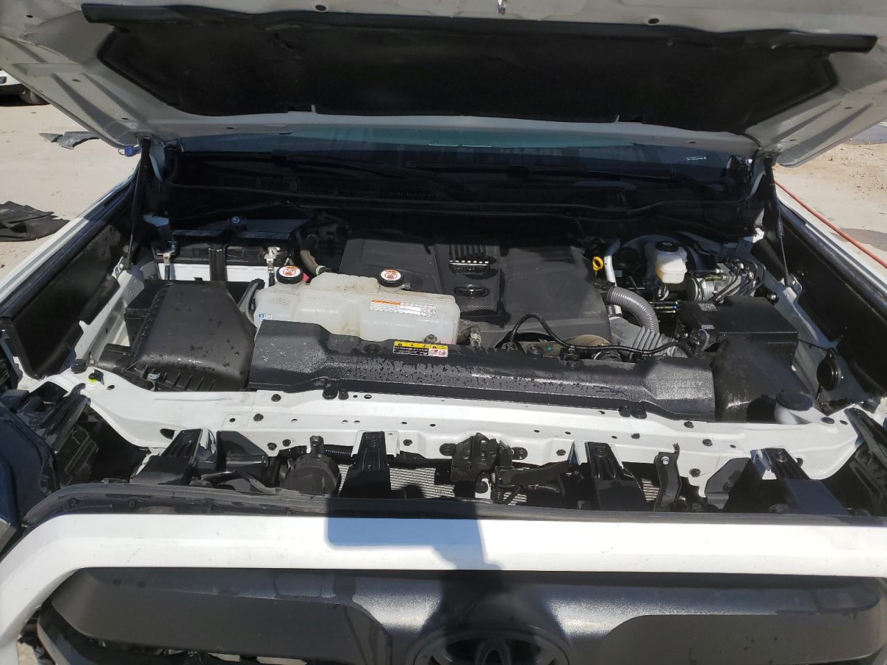 2022 Toyota Tundra - Image 11