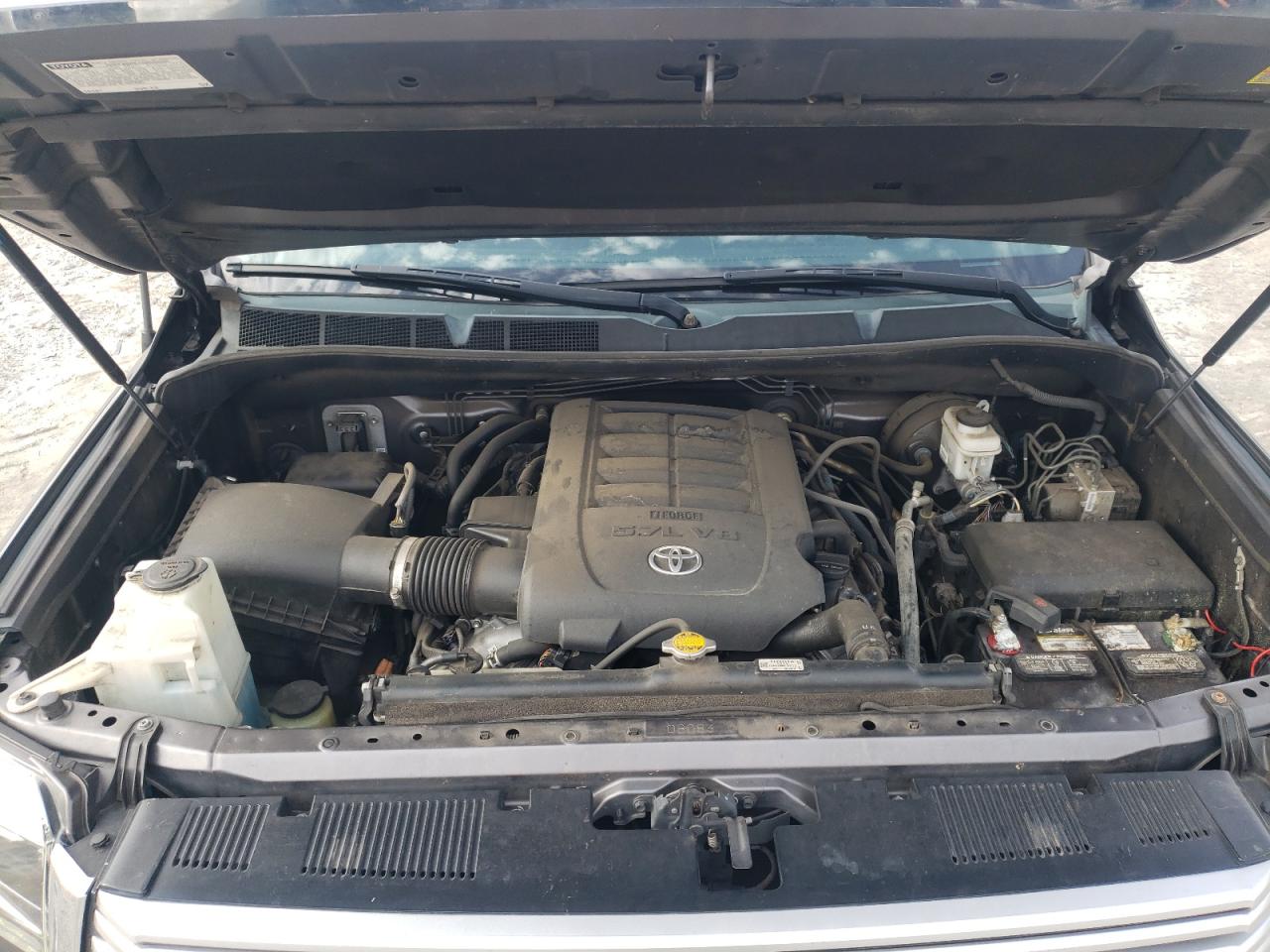 2015 Toyota Tundra - Image 11