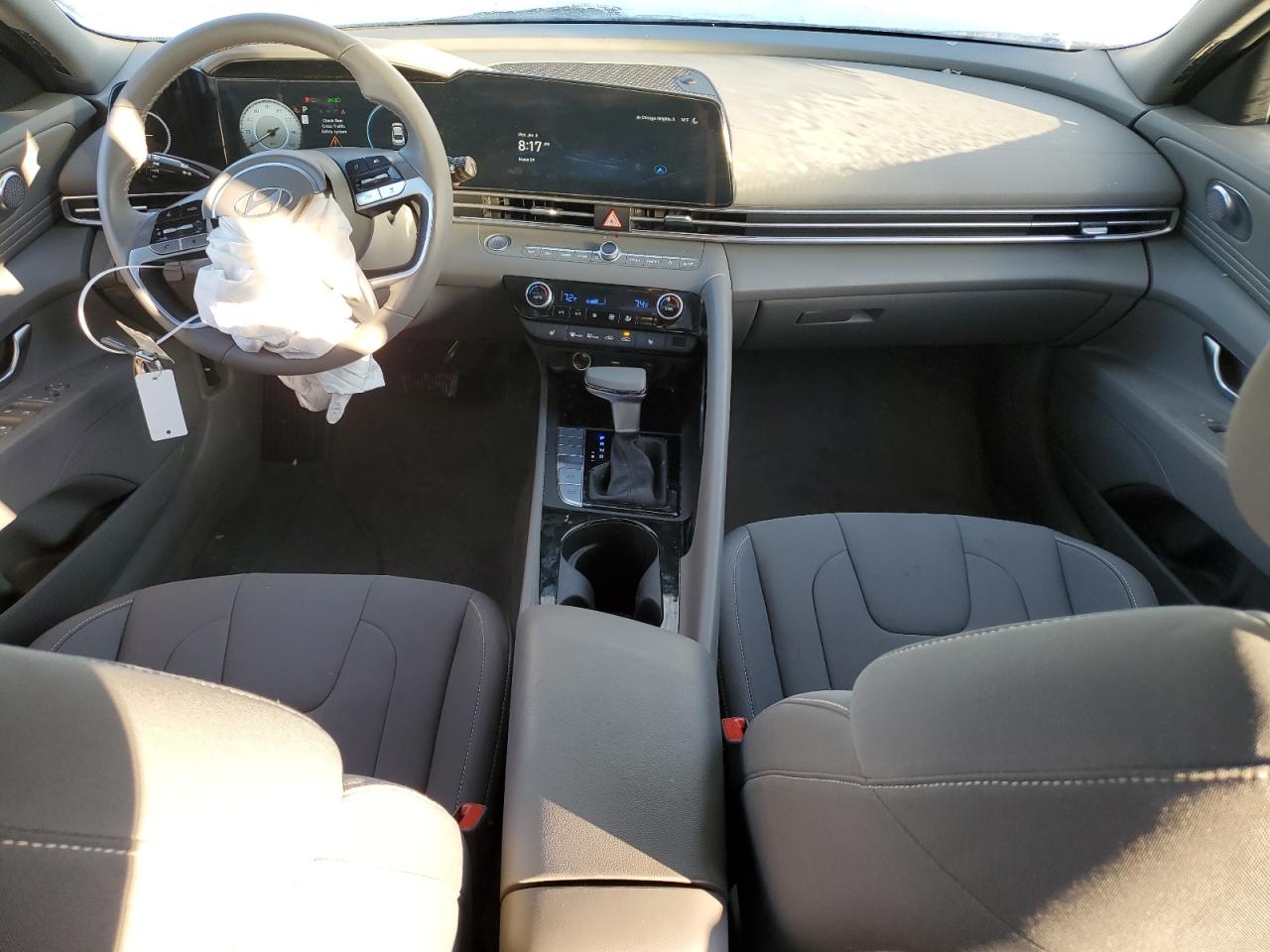 2024 Hyundai Elantra - Image 8