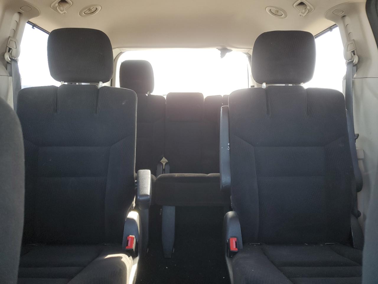 2016 Dodge Caravan - Image 10