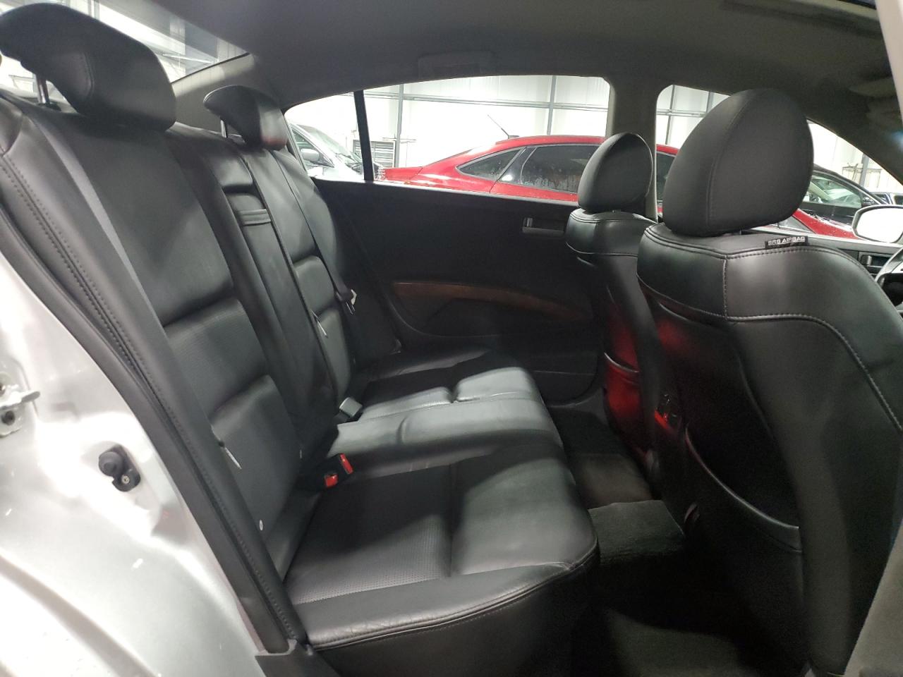 2004 Nissan Maxima - Image 10