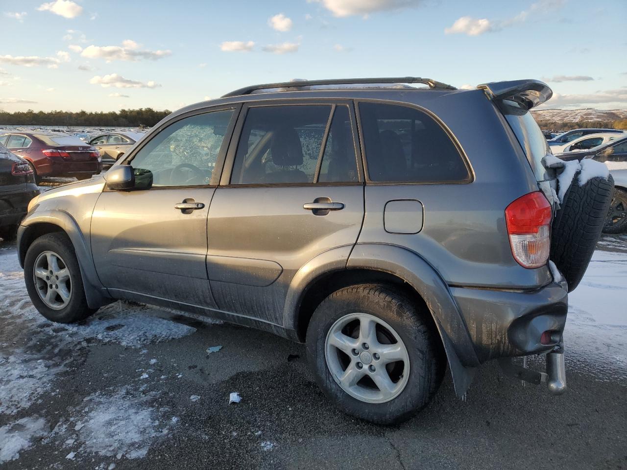 2002 Toyota RAV 4 - Image 2