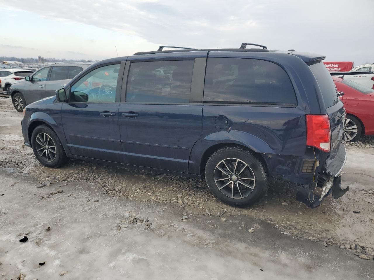 2016 Dodge Caravan - Image 2