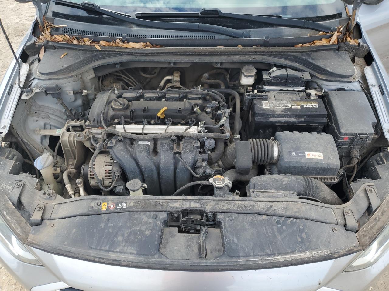 2017 Hyundai Elantra - Image 11