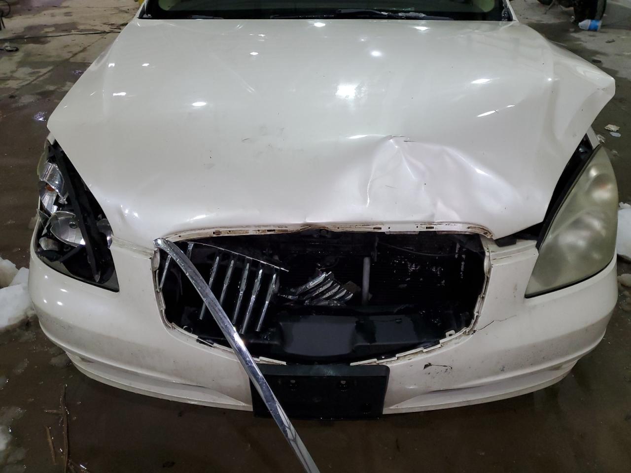 2011 Buick Lucerne - Image 11