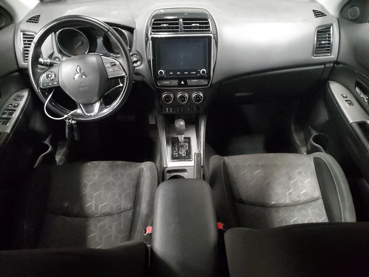 2020 Mitsubishi Outlander - Image 8