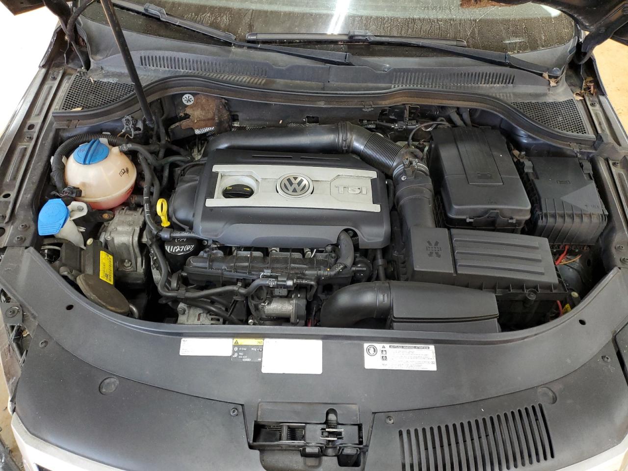 2013 Volkswagen Passat CC - Image 12