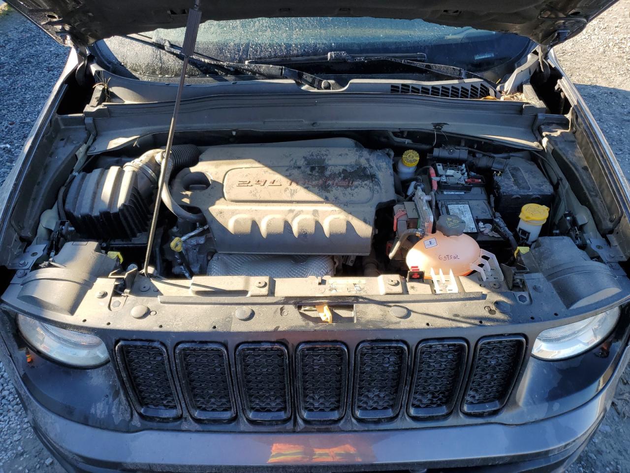 2021 Jeep Renegade - Image 12