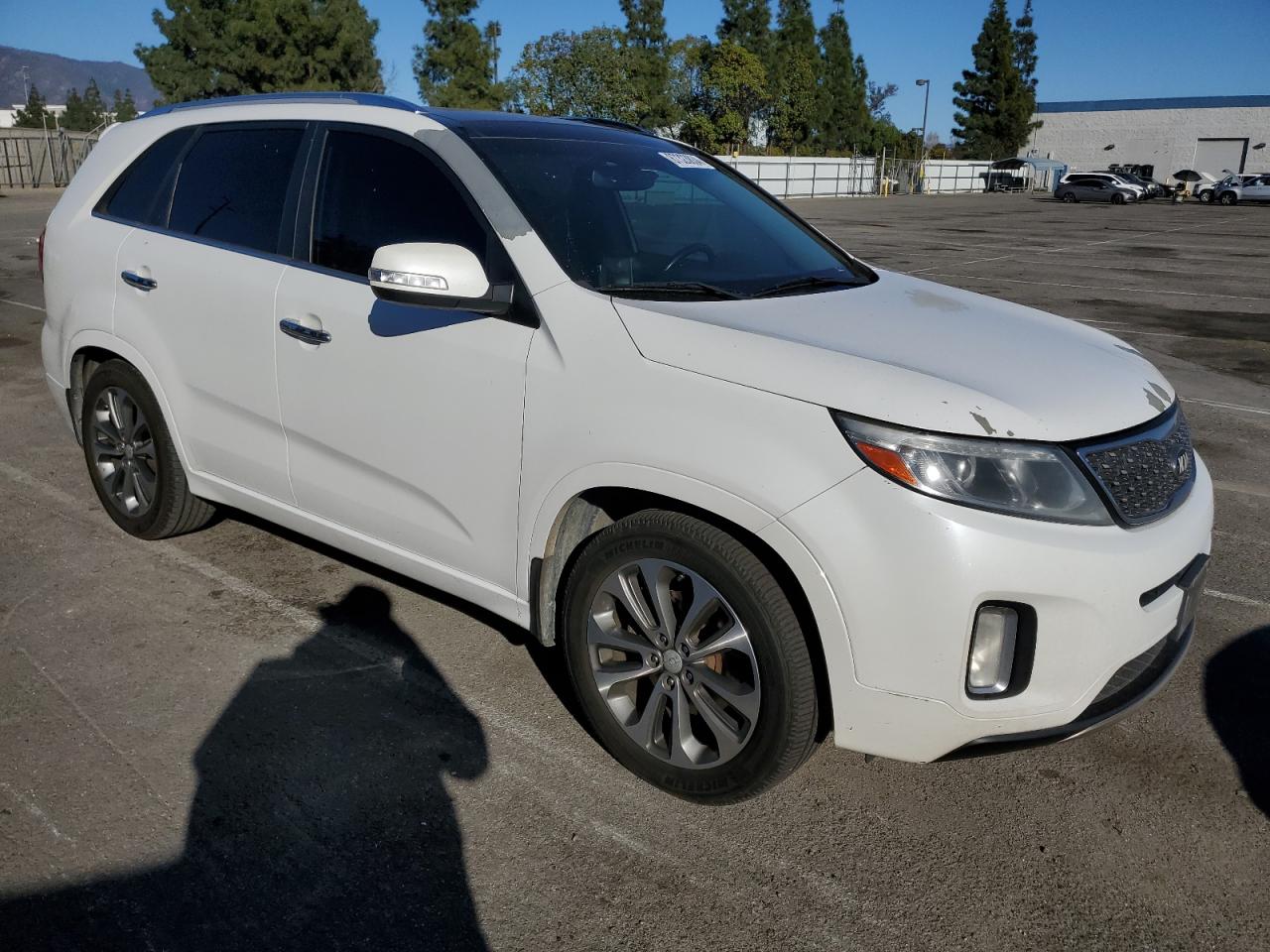 VIN 5XYKW4A71FG548909 2015 KIA SORENTO no.4