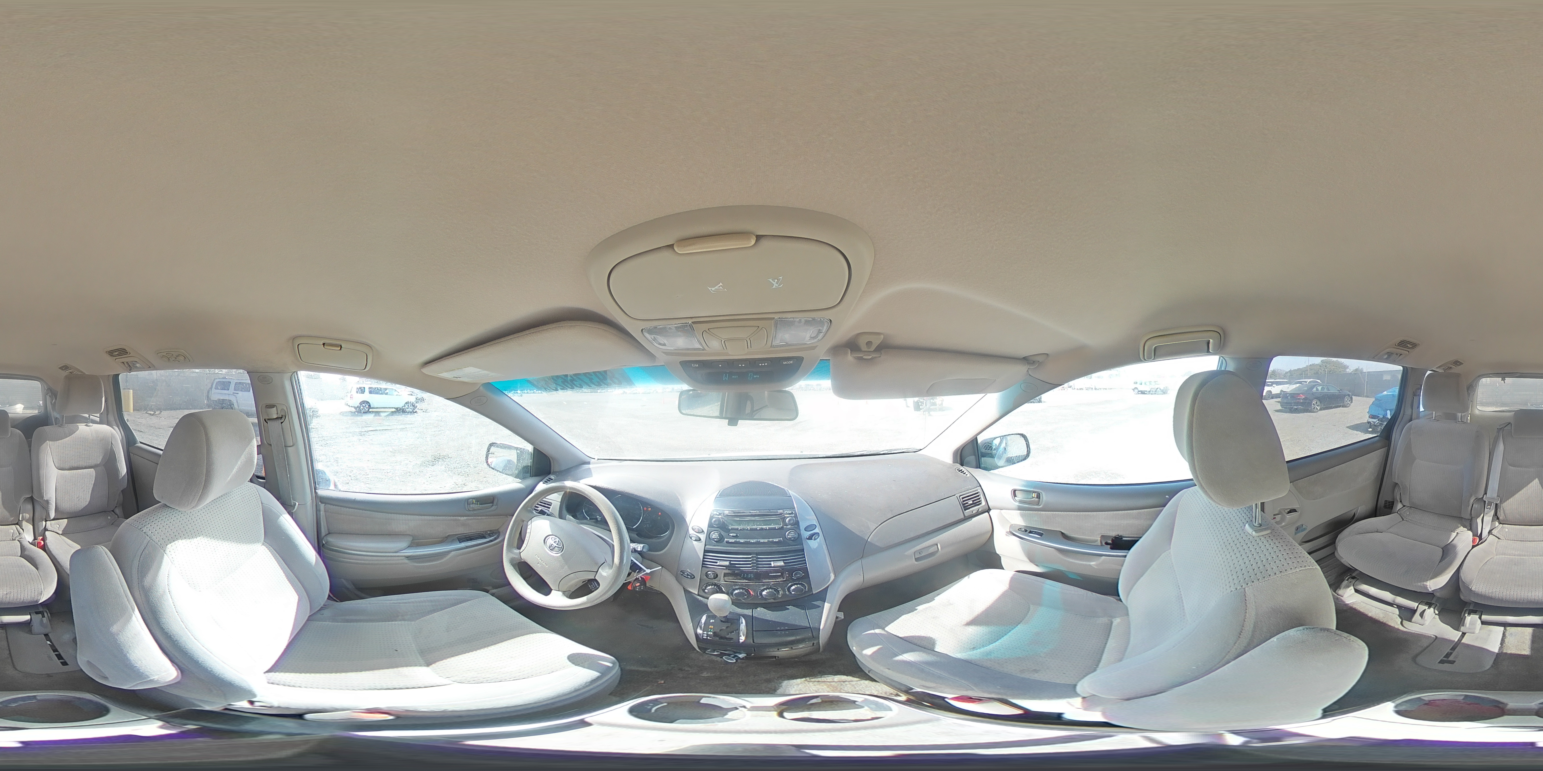 2010 Toyota Sienna - Image 14