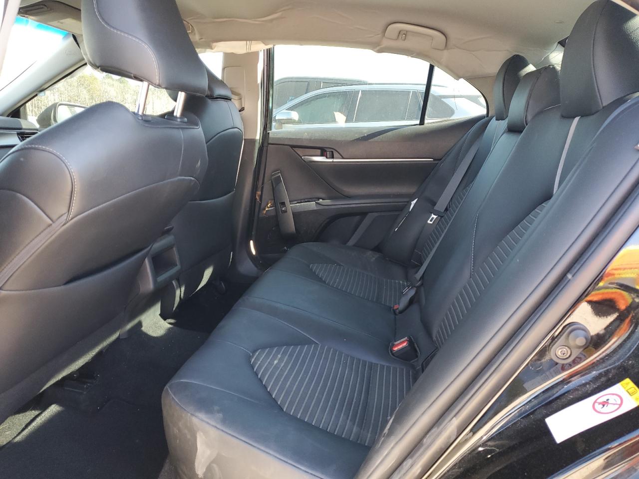 2019 Toyota Camry - Image 10