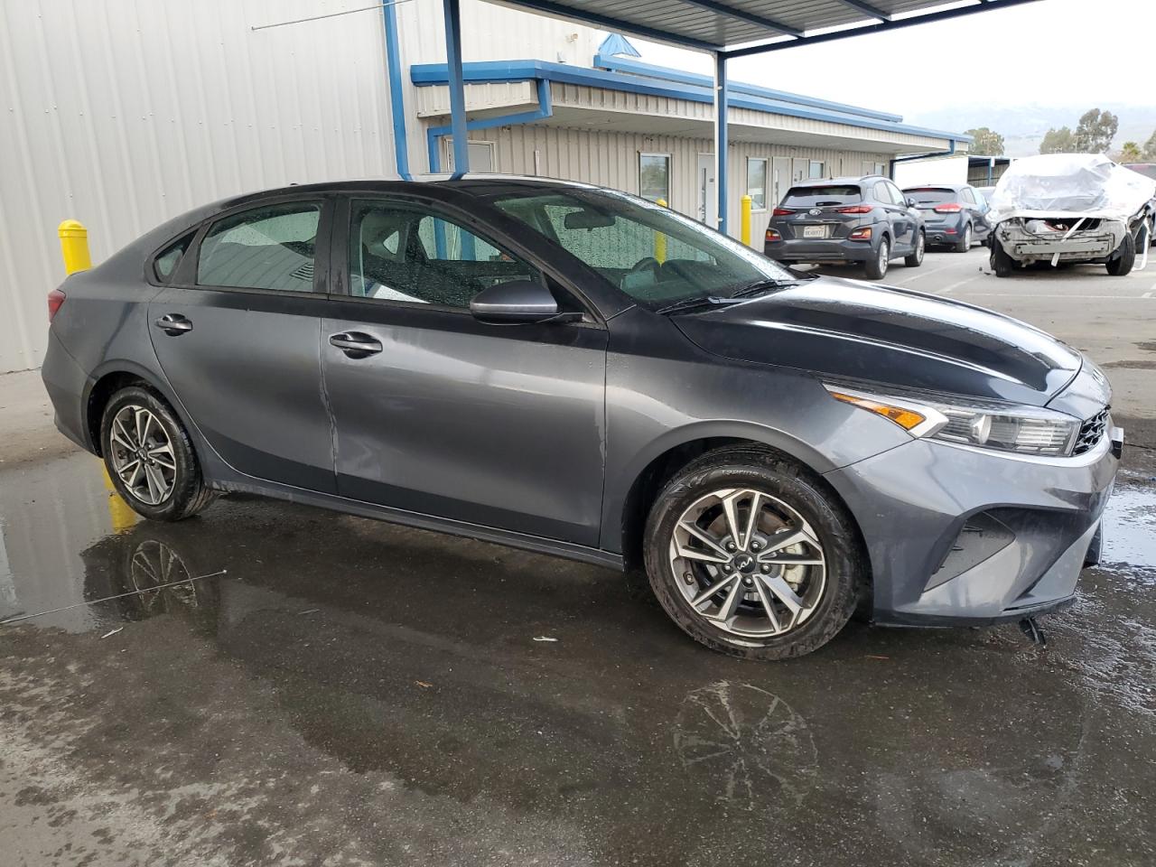 2023 Kia Forte - Image 4
