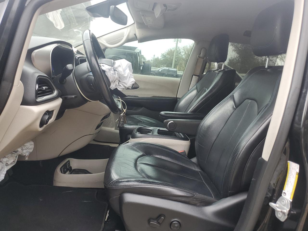 2021 Chrysler Pacifica - Image 7