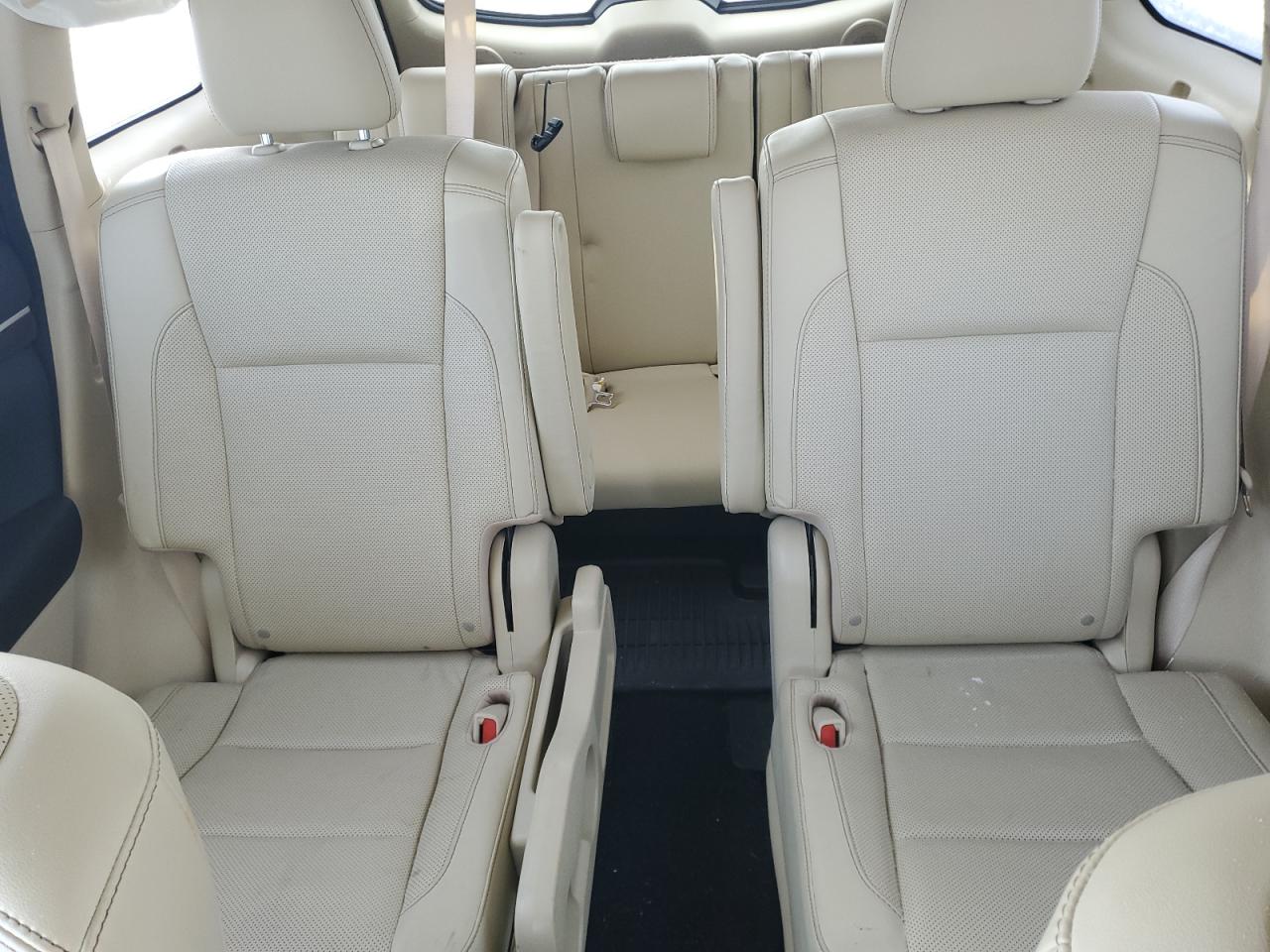 2016 Toyota Highlander - Image 10