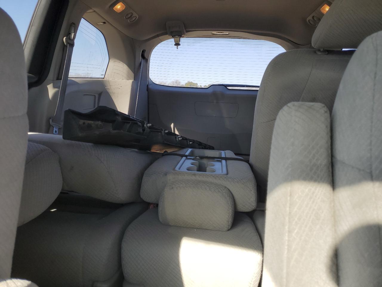 2015 Honda Odyssey - Image 10