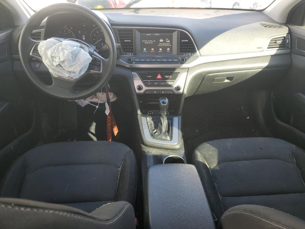 2018 Hyundai Elantra - Image 8