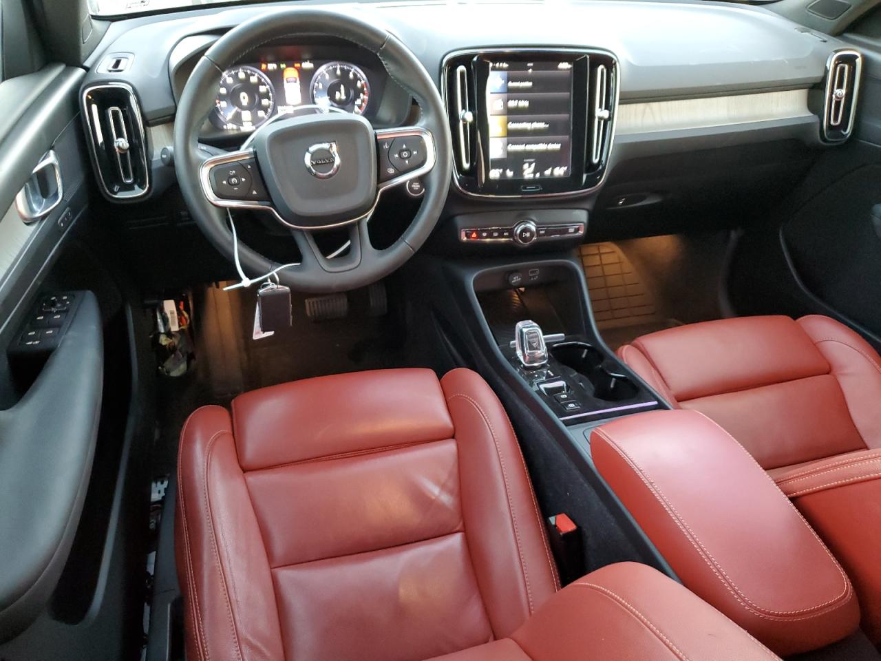 2019 Volvo XC40 - Image 8