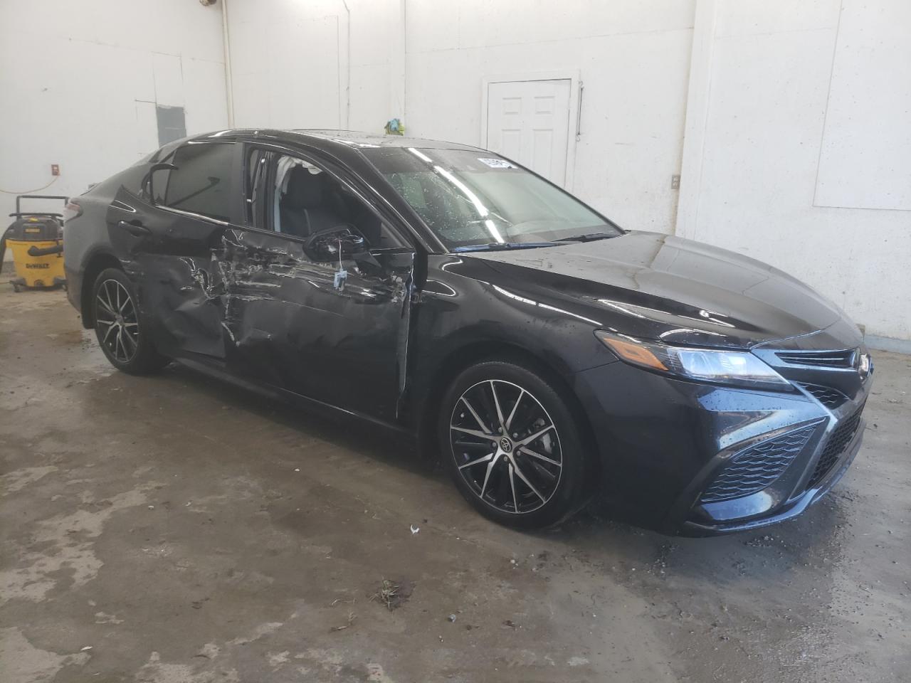 2024 Toyota Camry - Image 4