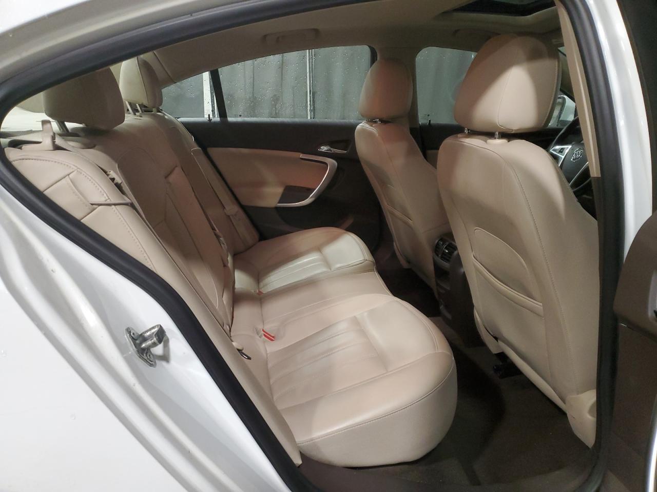2012 Buick Regal - Image 10