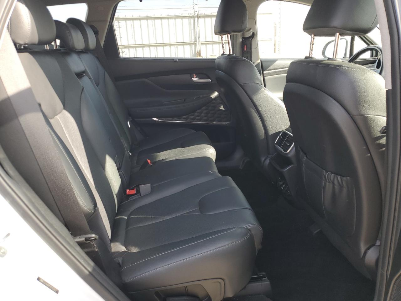 2019 Hyundai Santa Fe - Image 11