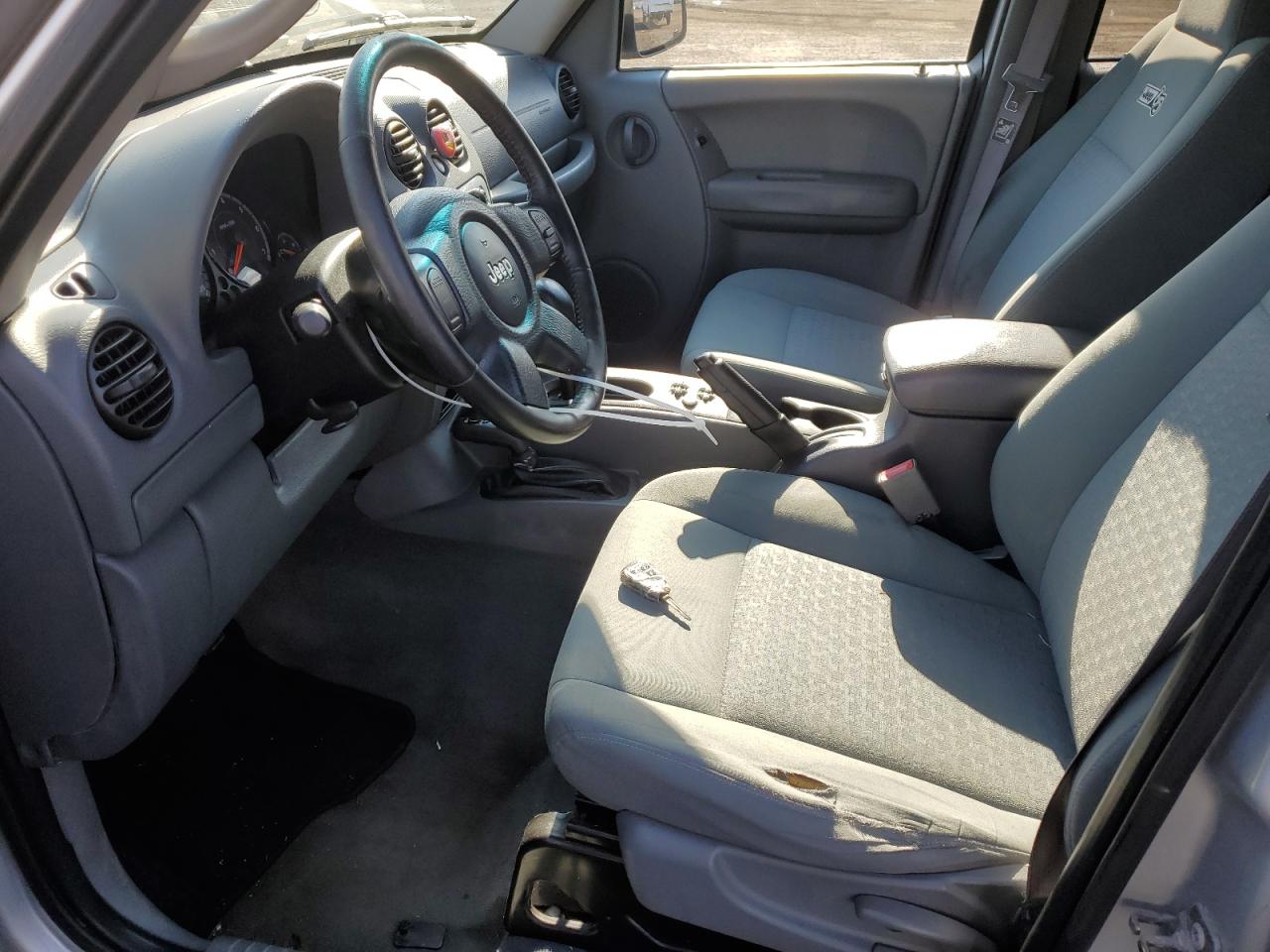2006 Jeep Liberty (North America) - Image 7