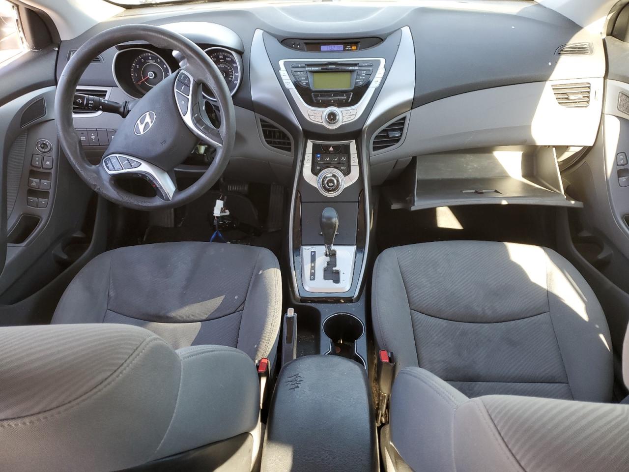 2012 Hyundai Elantra - Image 8