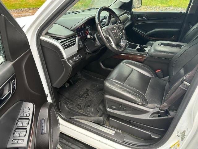 Parquets GMC YUKON 2017 Biały