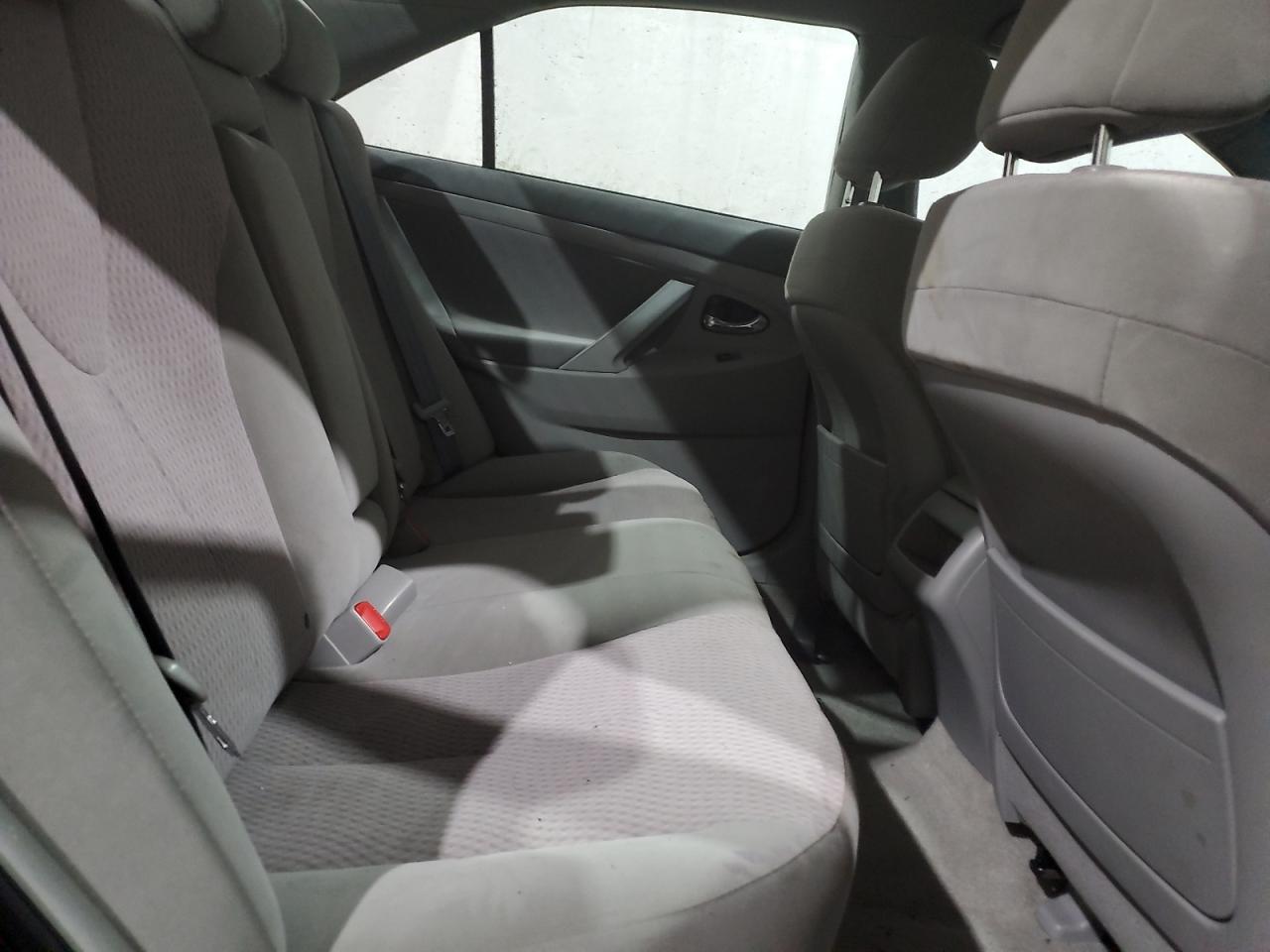 2010 Toyota Camry - Image 10