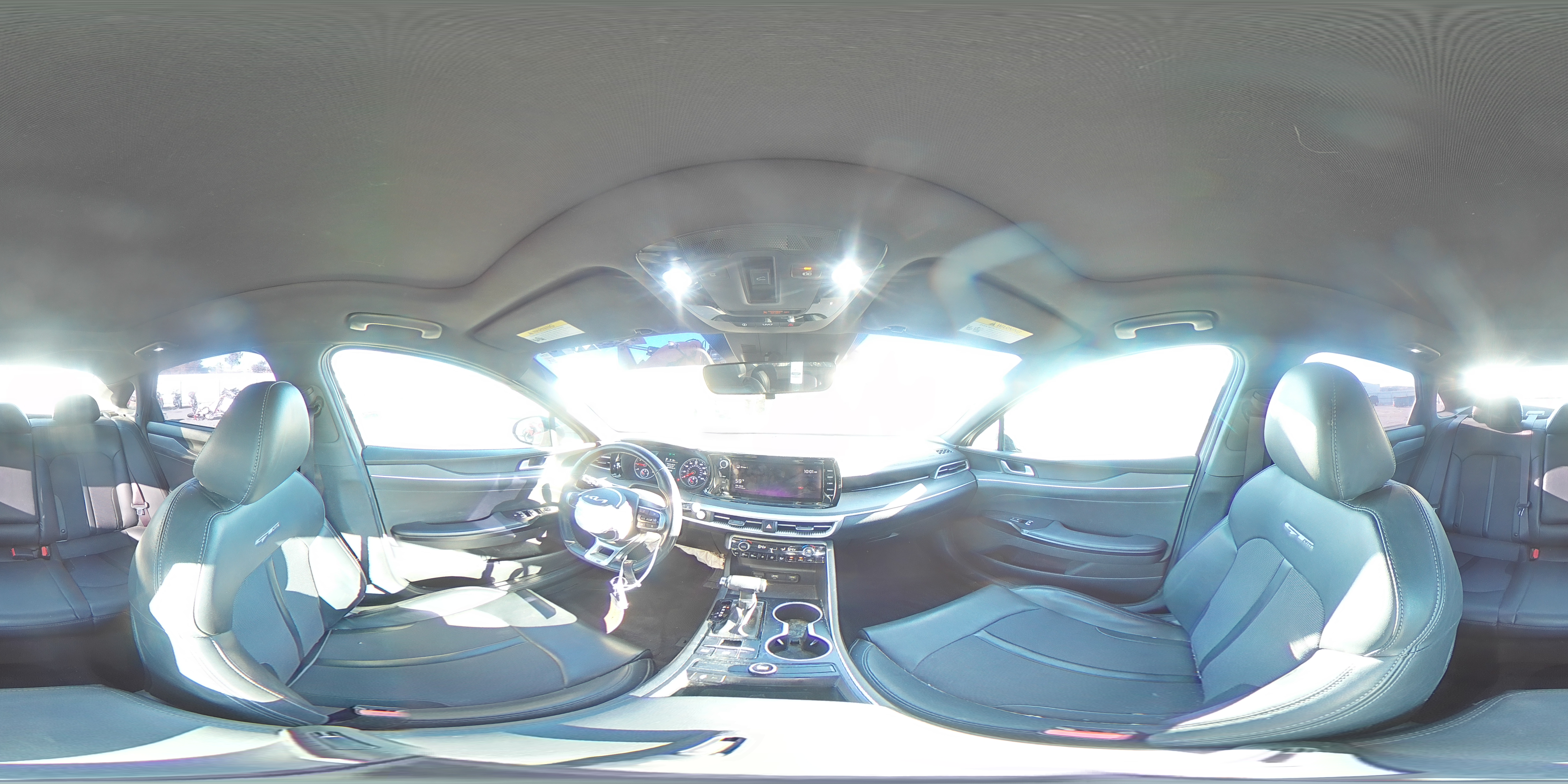 2022 Kia K5 - Image 13
