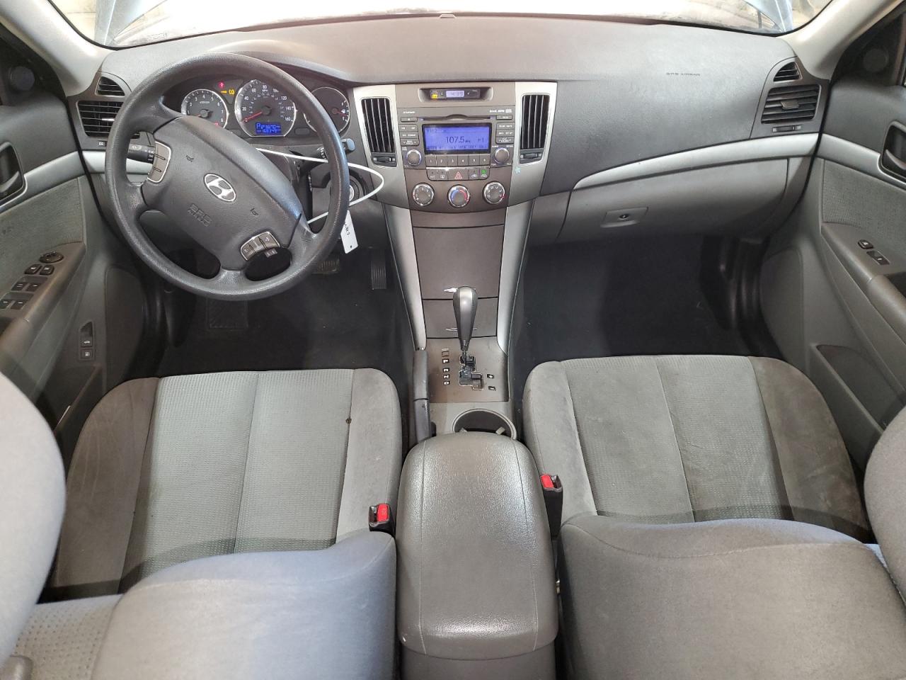 2010 Hyundai Sonata - Image 8