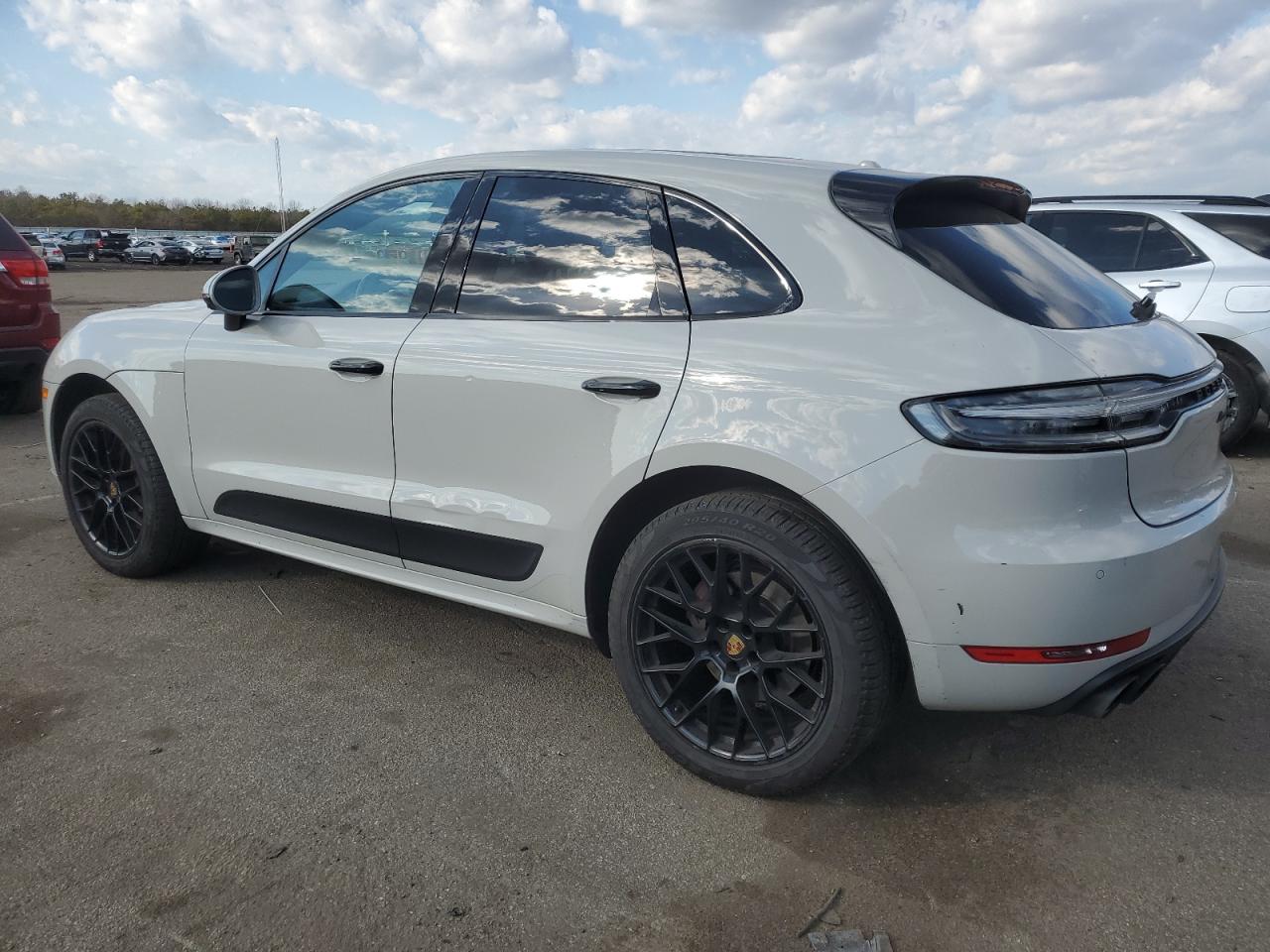 2021 Porsche Macan - Image 2