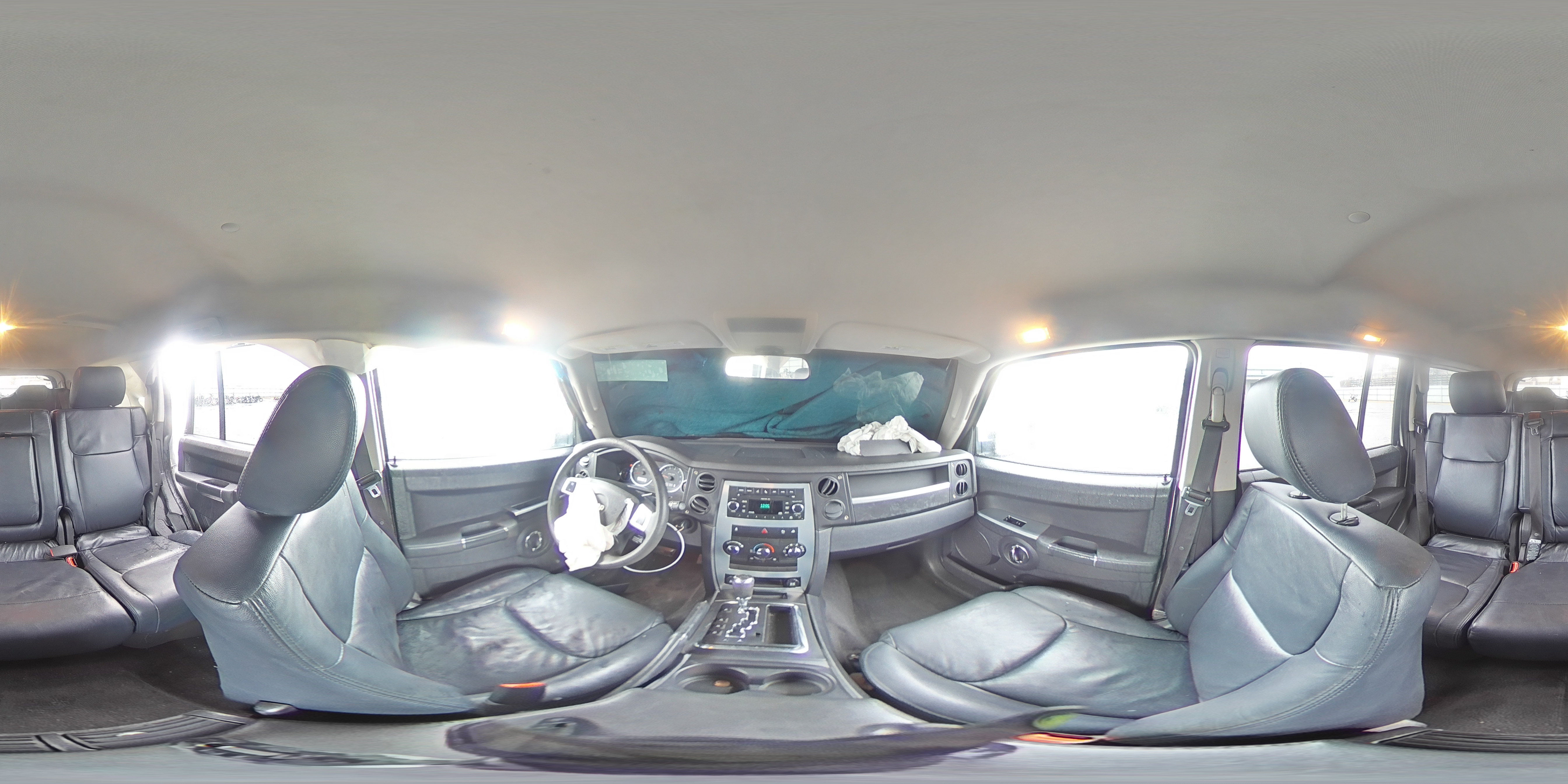2010 Jeep Commander - Image 14