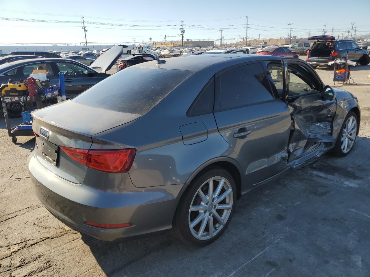 VIN WAUA7GFF1G1012860 2016 AUDI A3 no.3