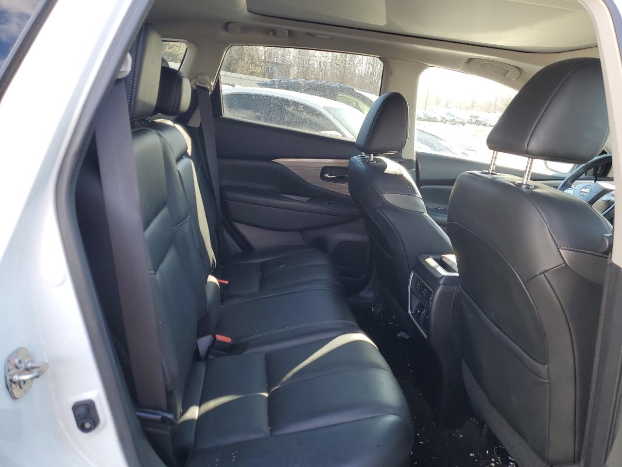2018 Nissan Murano - Image 10