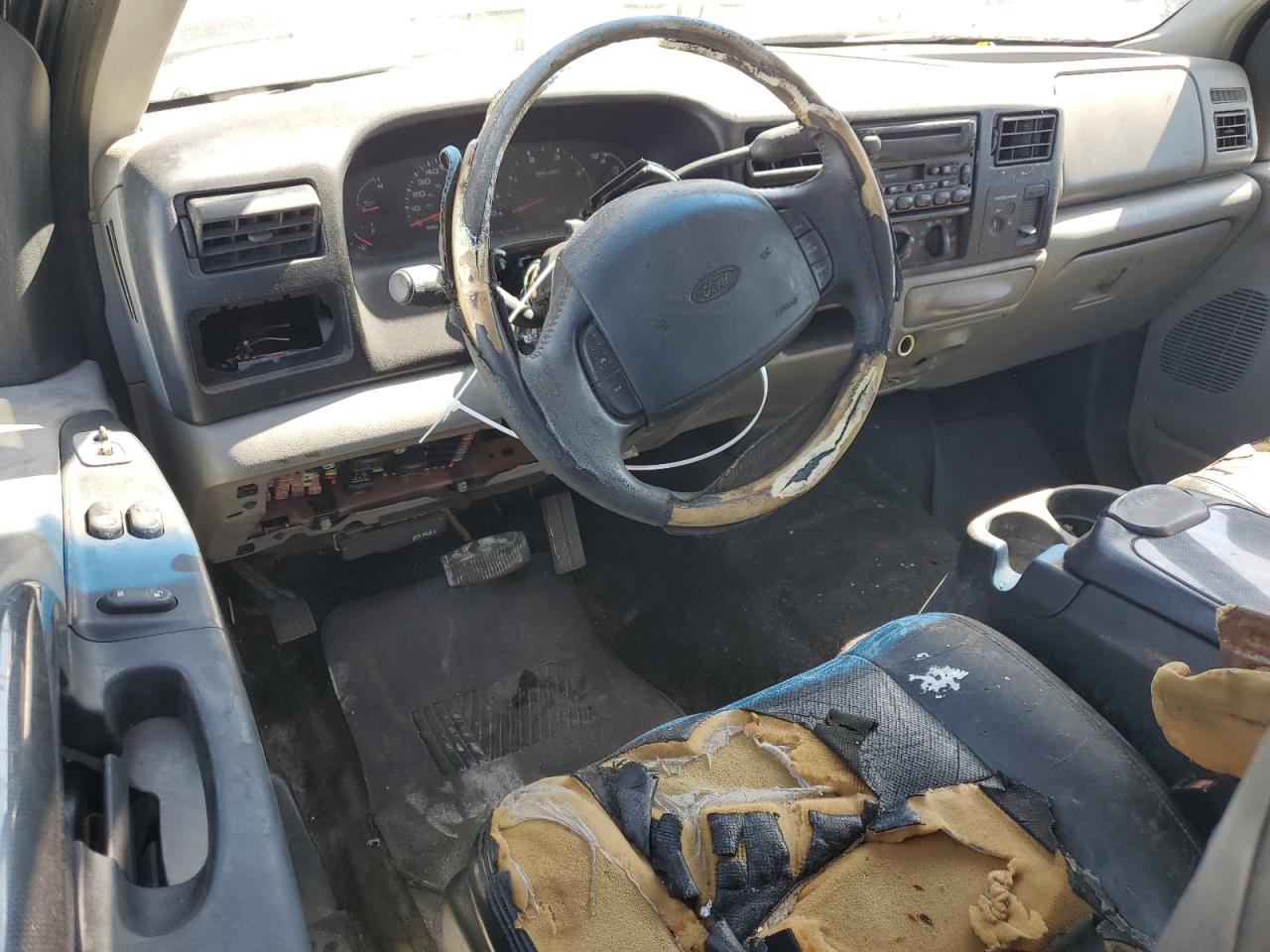 2002 Ford F250 - Image 8