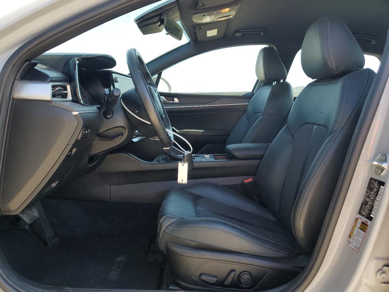 2023 Kia K5 - Image 7