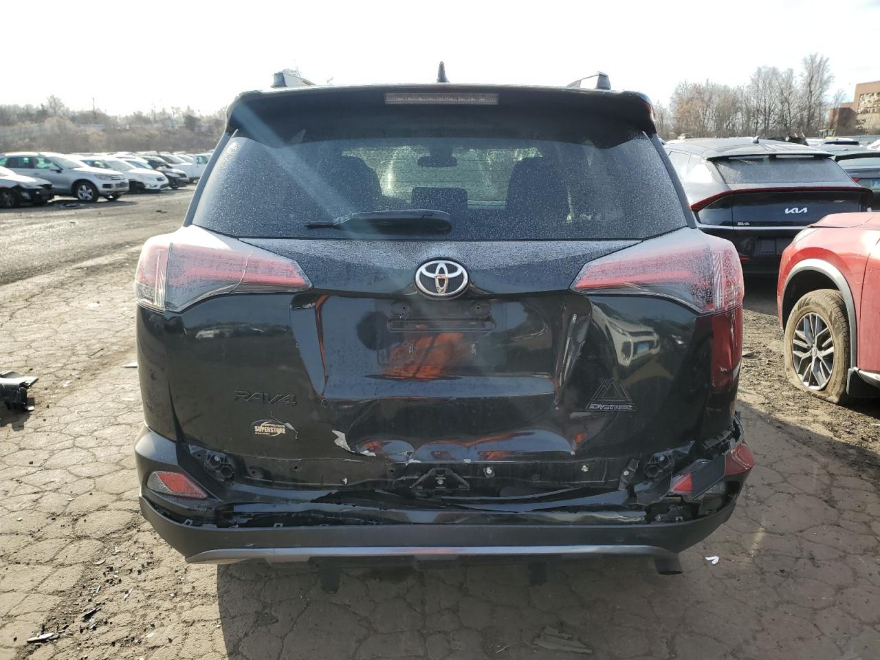 2018 Toyota RAV 4 - Image 6