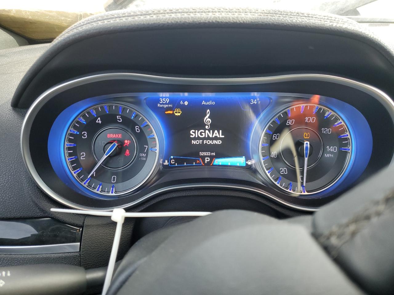 2017 Chrysler 300 - Image 9
