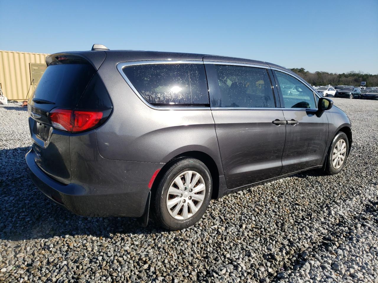2020 Chrysler Voyager - Image 3
