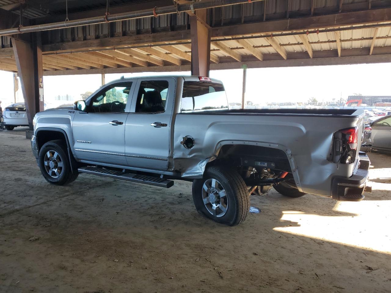 2016 GMC Sierra - Image 2