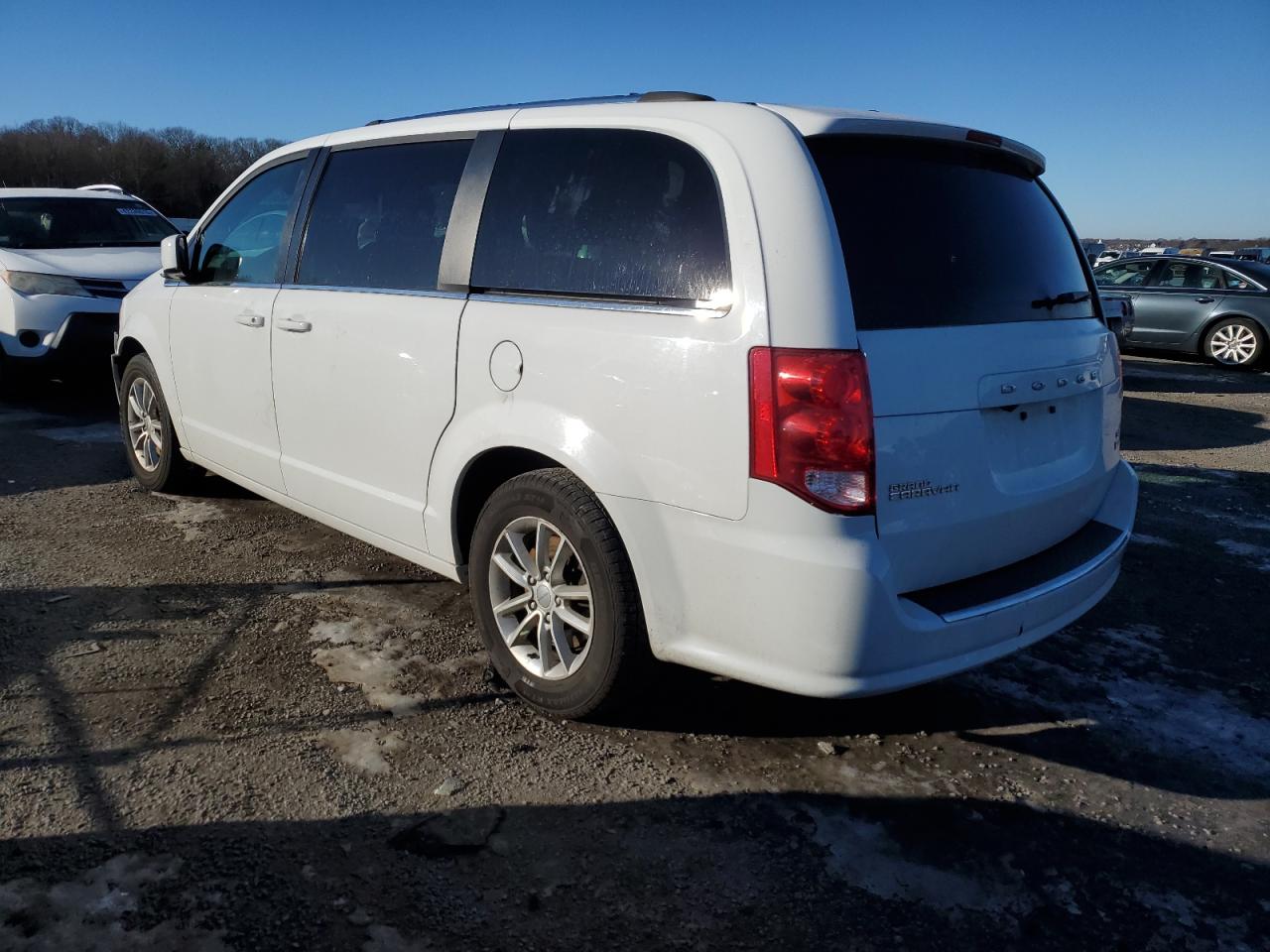 2019 Dodge Caravan - Image 2