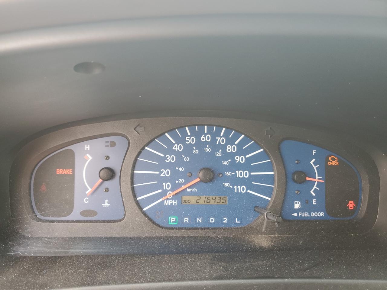 2002 Toyota Sienna - Image 9