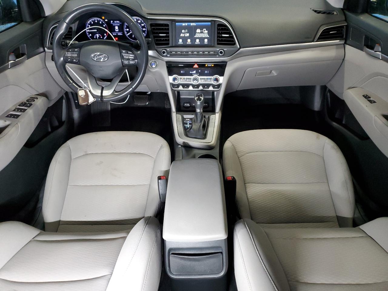2020 Hyundai Elantra - Image 8