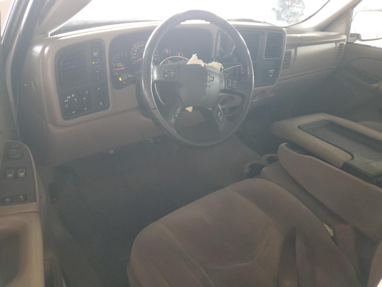 2004 Chevrolet Silverado - Image 8